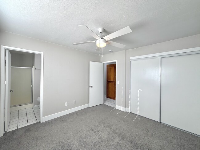 Building Photo - 10784 Cochiti Rd