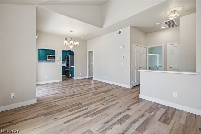 Building Photo - 315 Seine Way