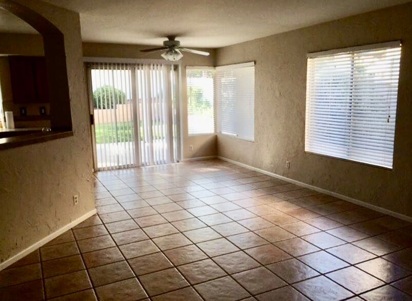 Building Photo - 39259 Via Las Sintras