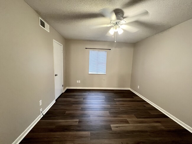 Building Photo - 2812 Georgetown Dr