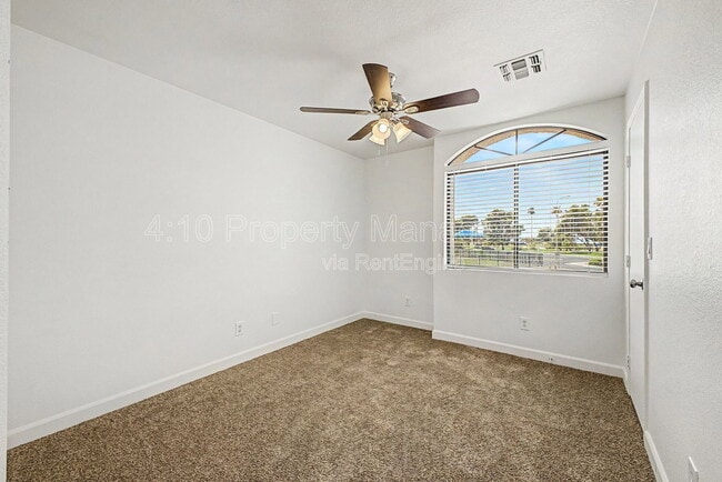 Building Photo - 280 S Elizabeth Way