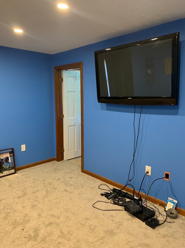 Building Photo - 179 Oak Hill Rd