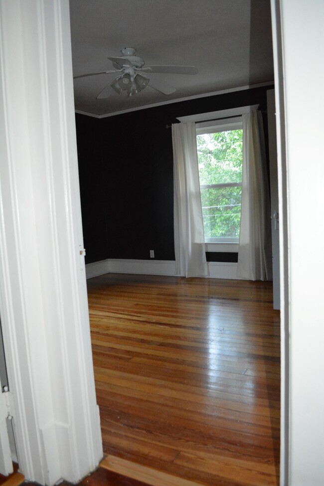 Building Photo - 109 Fairview Ave