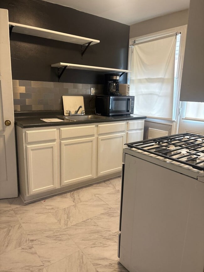 Building Photo - Okalona4070