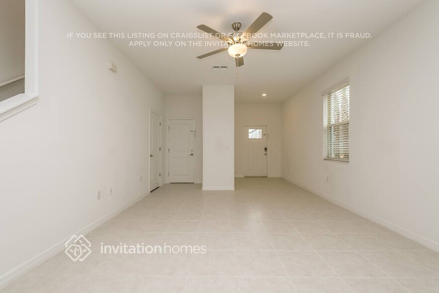 Building Photo - 8298 Crescent Oaks Dr