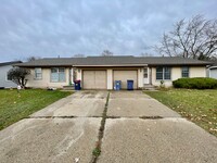 Building Photo - Woodmeadow SE 2585/2587