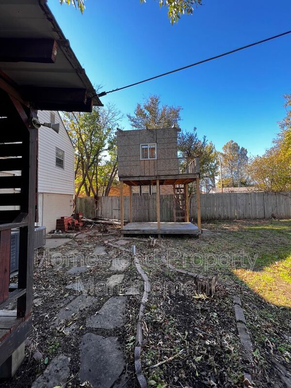 Building Photo - 3125 NW 24th St