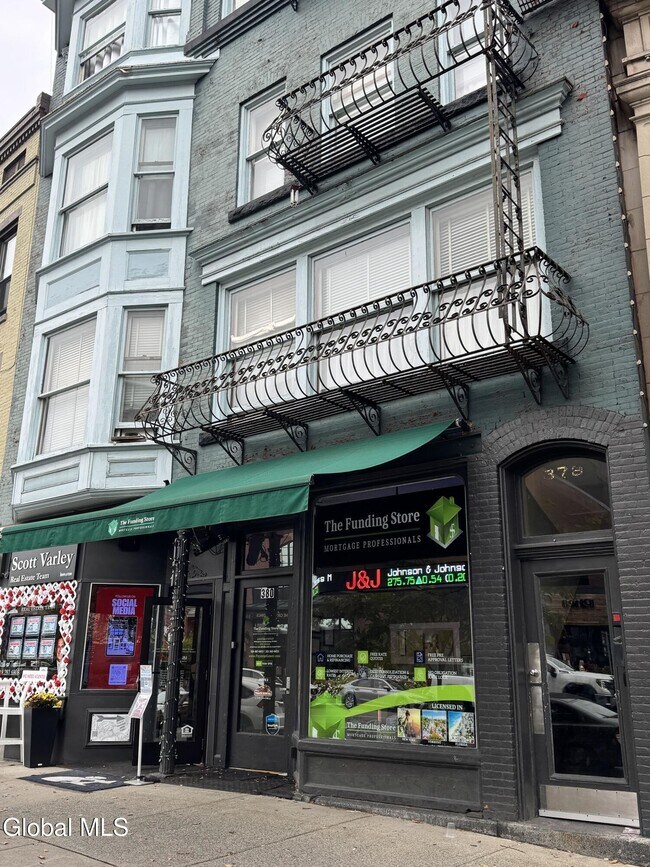Building Photo - 378 Broadway