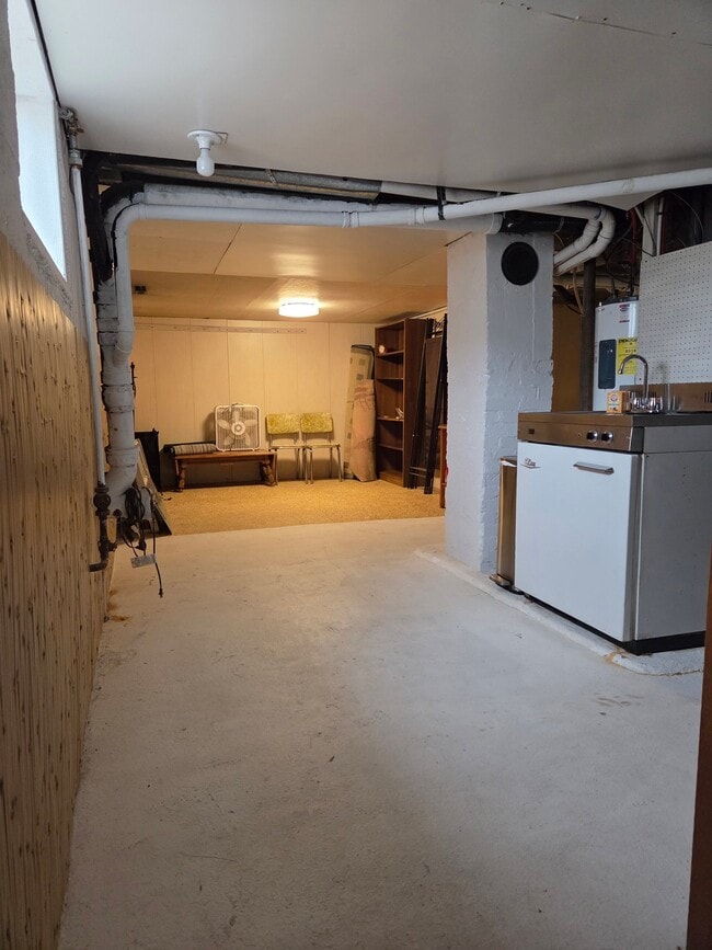 Building Photo - 723 W 800 N