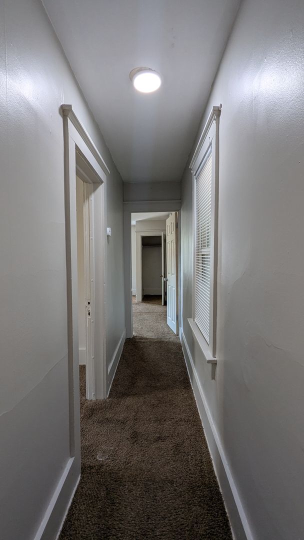 Building Photo - Come live in a charming 3-bedroom house in...