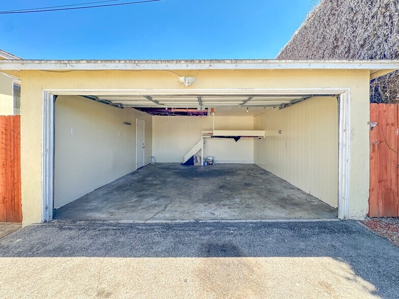 Building Photo - 4520 Marine Ave