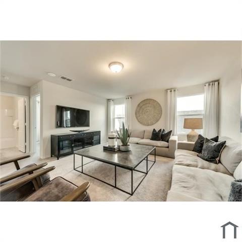 Building Photo - 1329 Rosenberg Dr