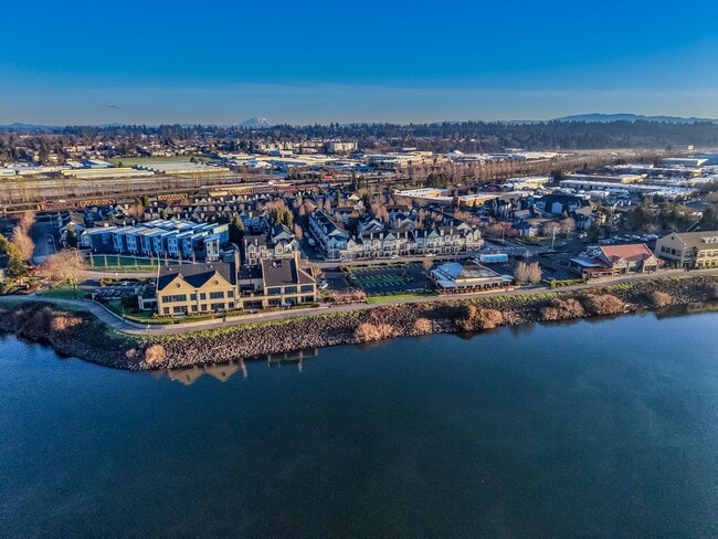 Building Photo - Townhome-Style Condo at Columbia Shores - 3 Bedroom