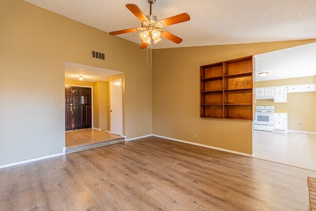 Building Photo - 4414 Valleybrook