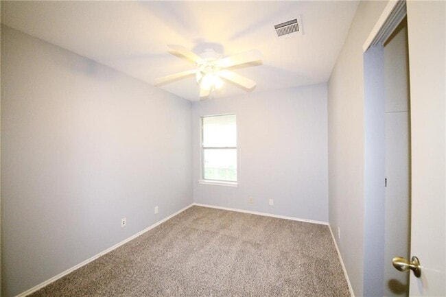 Building Photo - 9511 Woodvale Dr