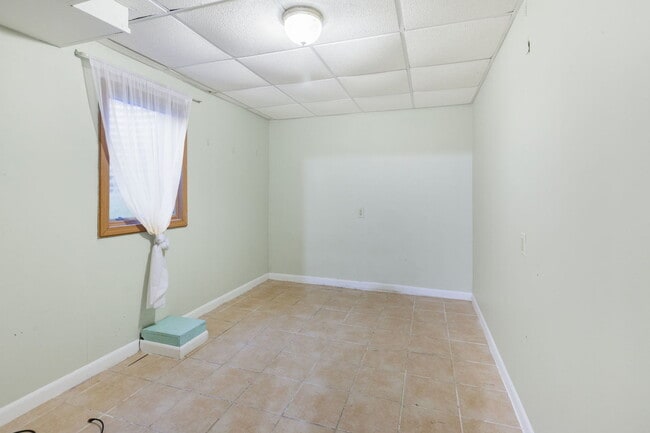 Building Photo - 1632 Poplar Ln