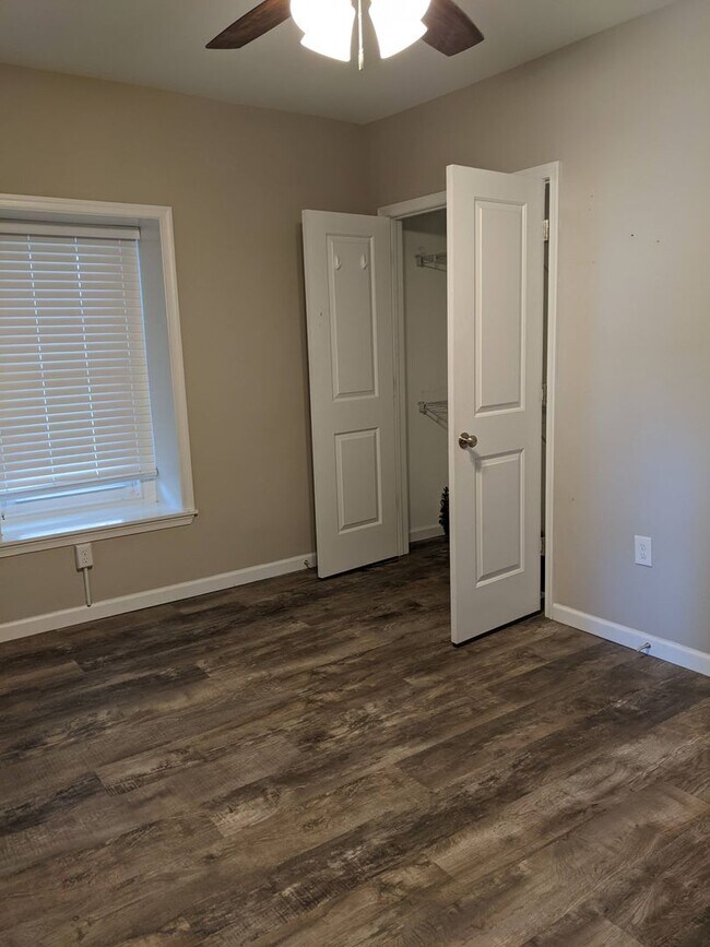 Building Photo - 153 Main St