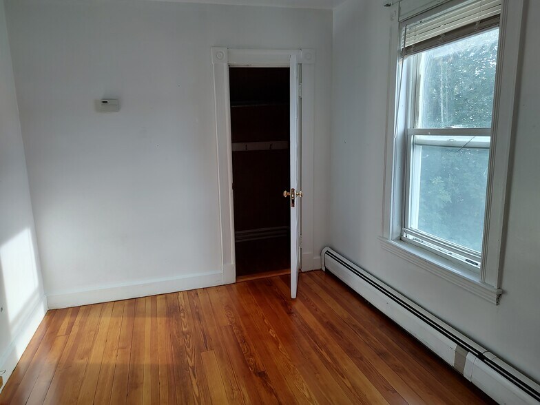 Building Photo - 42 Holyoke Rd