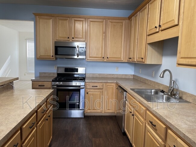 Building Photo - 3215 Omohundro Ave