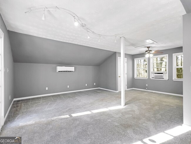 Building Photo - 410 Invector Ct