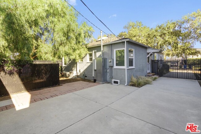 Building Photo - 4281 Motor Ave