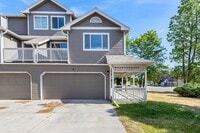 Building Photo - 4 Bedrooms, each with Ensuite Bathrooms!