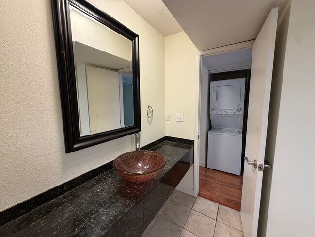 Building Photo - 4109 Avondale Ave