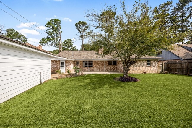 Building Photo - 5923 Pebble Springs Dr