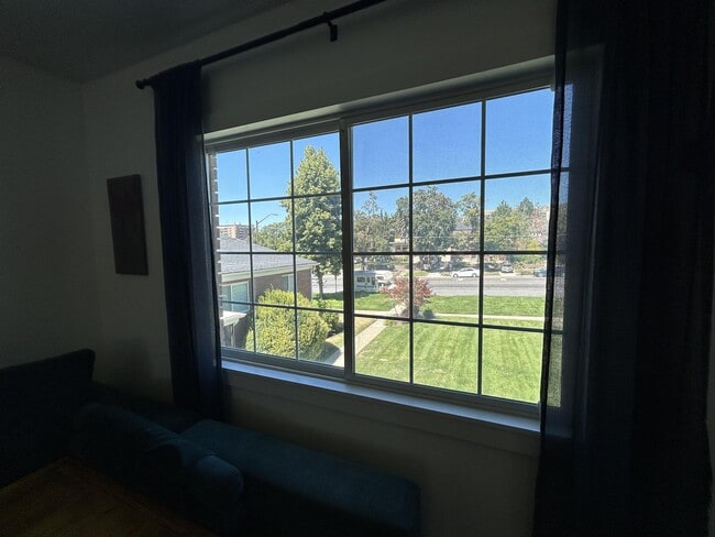 Building Photo - 808 E 300 S