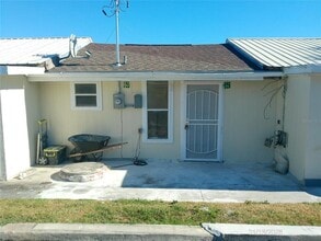 Building Photo - 1111 Cypress Gardens Blvd