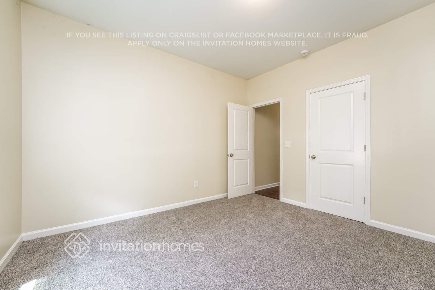 Building Photo - 3447 Rosebud Park Dr