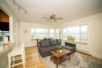 Building Photo - 2430 Alki Ave SW
