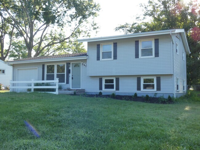 Primary Photo - 6405 N Indiana Ave