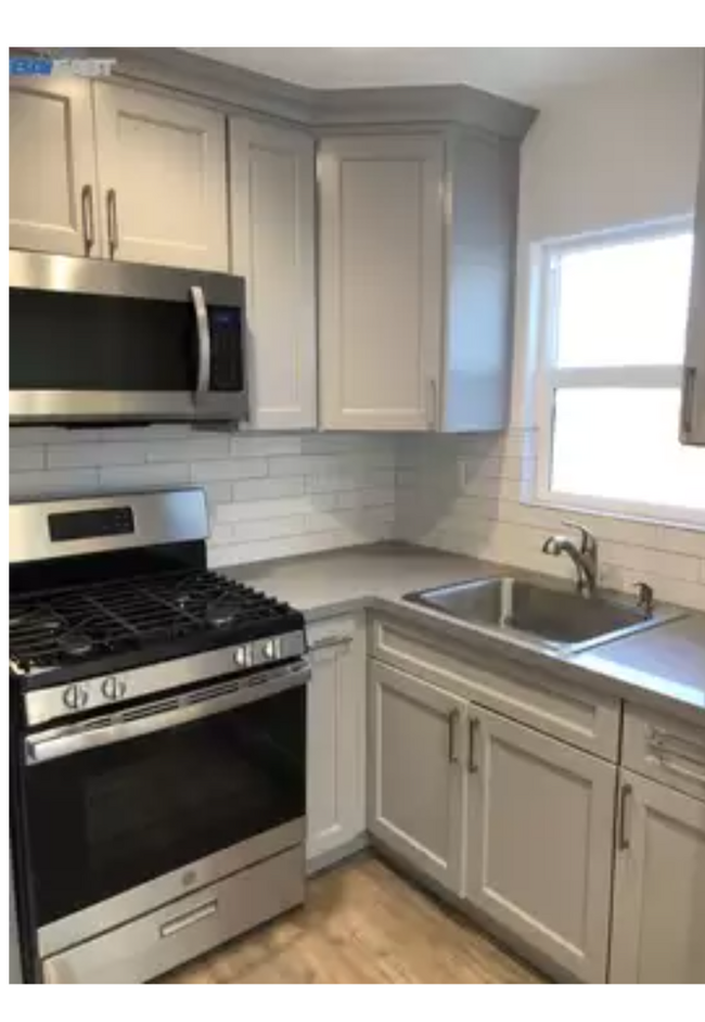 Kitchen - 96 W Siino Ave