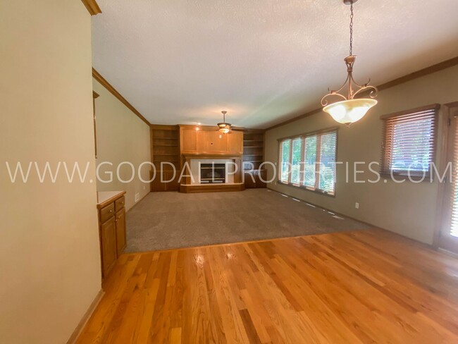 Building Photo - Executive Home - 4 Bedroom, 3.5 Bathroom i...