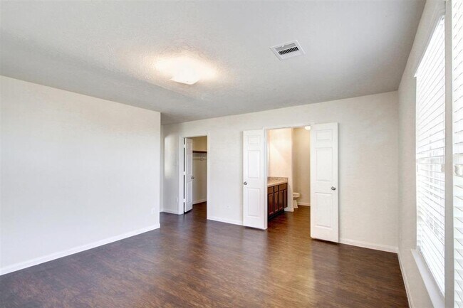 Building Photo - 1134 Lexington Grove Dr