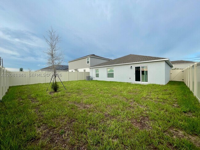 Building Photo - 2514 McKinley Dr