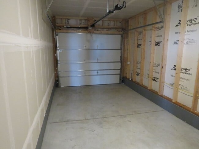 Building Photo - 76 Dryfly Ln