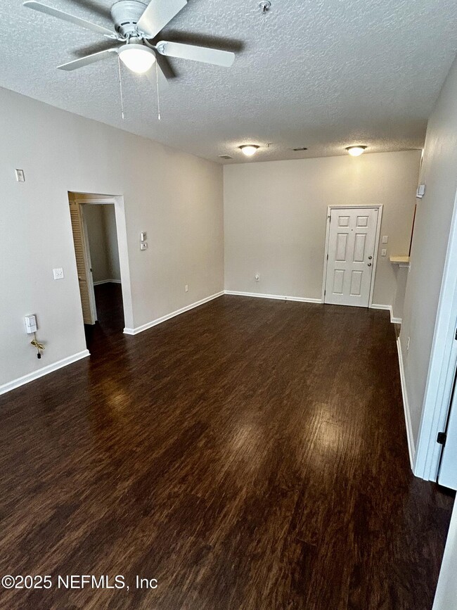Building Photo - 6788 Manotak Oaks Dr
