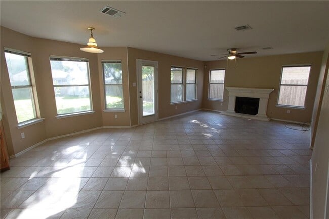 Building Photo - 3309 Kissman Dr