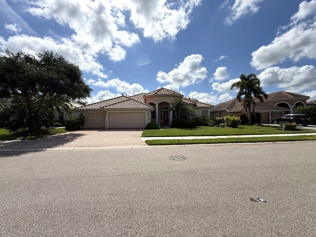 Building Photo - 4 Bedroom 3 Bath Single Family Home Laurel...