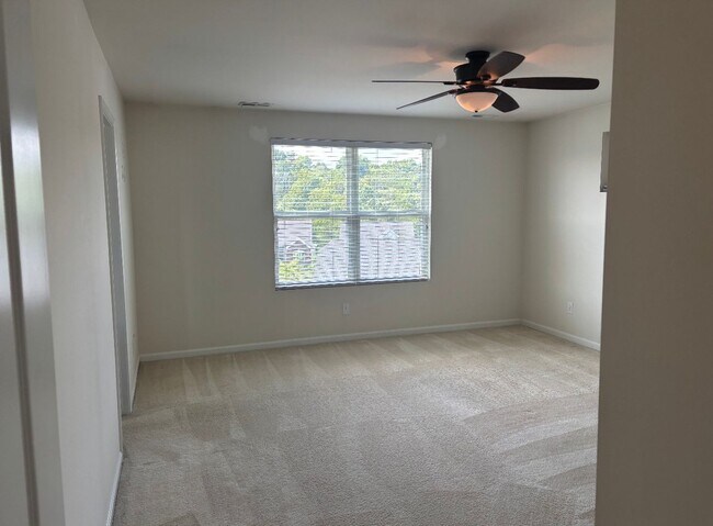 Building Photo - 3BR/2.5BA Home for Rent in Eastwood for Re...