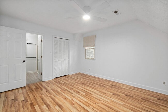 Building Photo - 3804 Zenith Pl