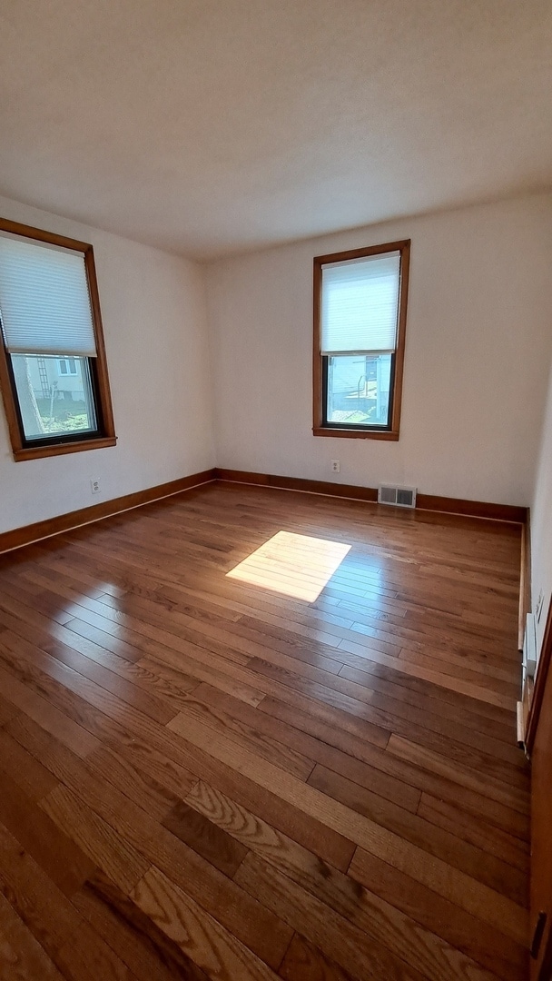 Building Photo - 310 N La Salle Ave