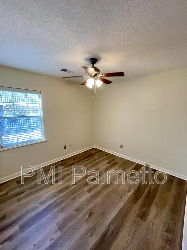 Building Photo - 61A Battery Walk Ct