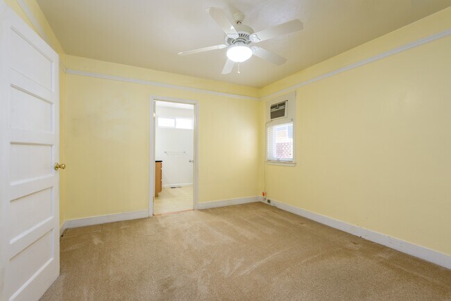 Building Photo - 823 Linden Ave
