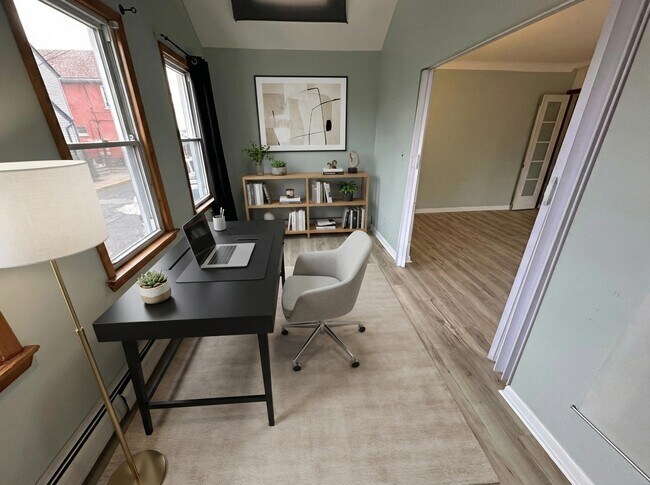 Building Photo - 8 Laird Pl