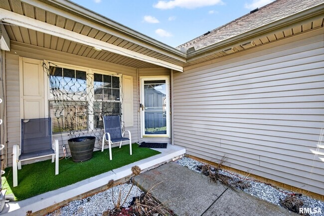 Building Photo - 2314 W Kenfield Ct