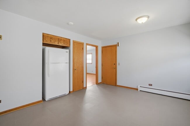 Building Photo - 8645 W Summerdale Ave