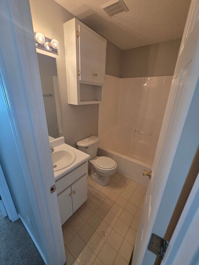 Building Photo - 147 S Spring View Dr